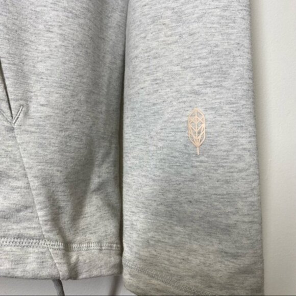 Indygena Pullover Sweater Hoodie Women Size Medium - Picture 4 of 6